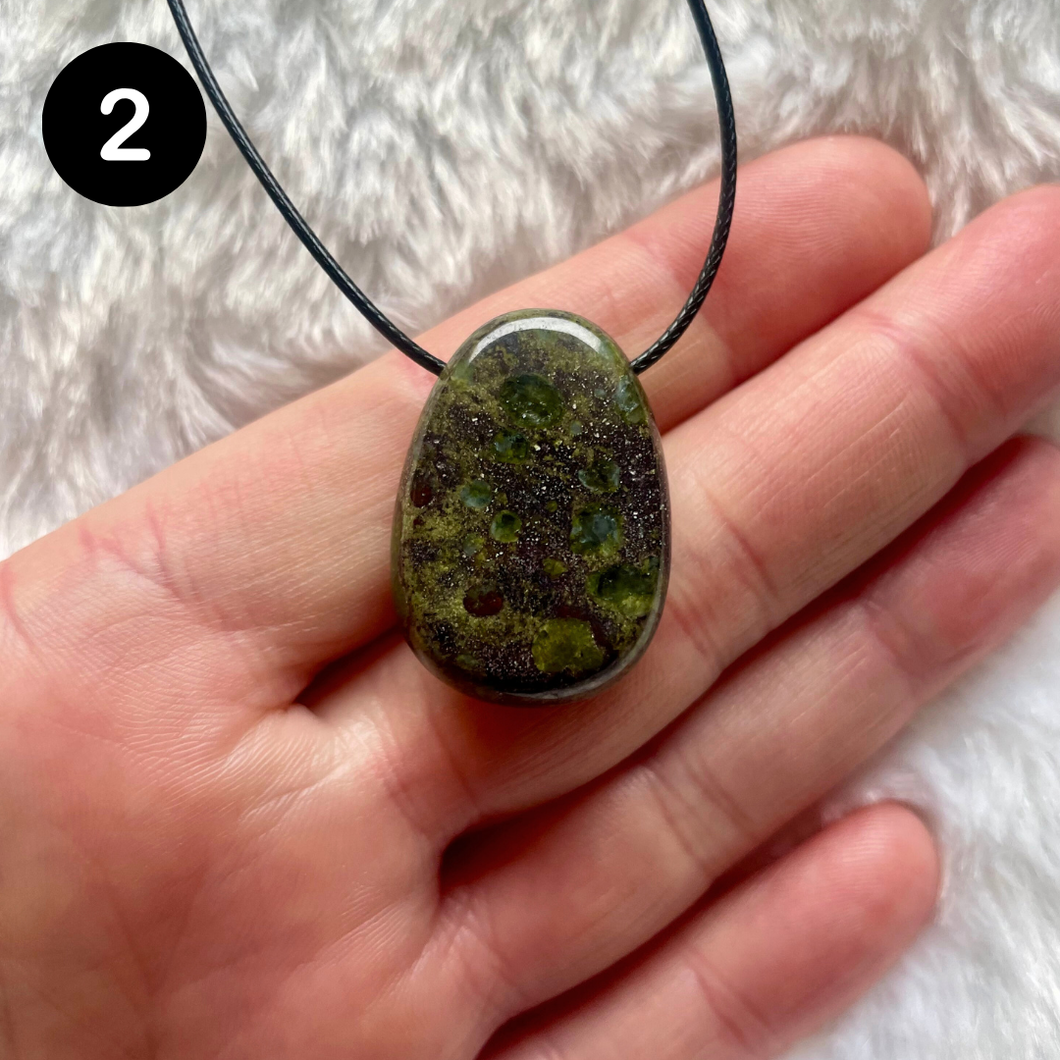 Jaspe sans de dragon - Pendentifs percés