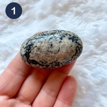 Charger l&#39;image dans la galerie, Tourmaline fougère - Galets