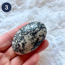 Charger l&#39;image dans la galerie, Tourmaline fougère - Galets