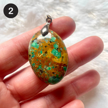 Charger l&#39;image dans la galerie, Chrysocolle (de Madagascar) - Pendentifs