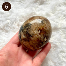 Charger l&#39;image dans la galerie, Opale noire de Madagascar - Galets