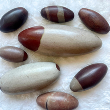 Charger l&#39;image dans la galerie, Shiva Lingam - Formes ovoïdes gros modèles