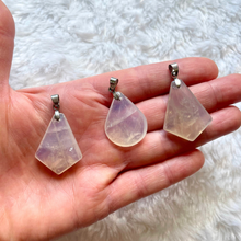 Charger l&#39;image dans la galerie, Quartz bleu rose - Pendentifs