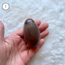 Charger l&#39;image dans la galerie, Shiva Lingam - Formes ovoïdes gros modèles