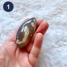 Charger l&#39;image dans la galerie, Agate (noire et blanche) - Galets