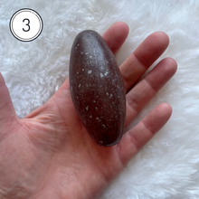 Charger l&#39;image dans la galerie, Shiva Lingam - Formes ovoïdes gros modèles