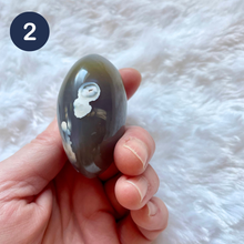 Charger l&#39;image dans la galerie, Agate (noire et blanche) - Galets