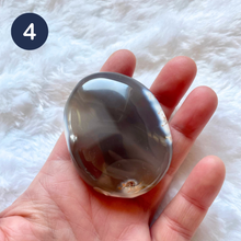 Charger l&#39;image dans la galerie, Agate (noire et blanche) - Galets