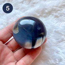 Charger l&#39;image dans la galerie, Agate (noire et blanche) - Galets