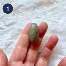 Charger l&#39;image dans la galerie, Shiva Lingam - Gros modèles et pierres roulées