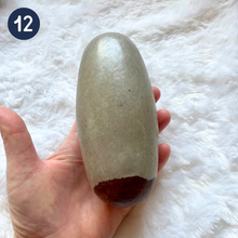 Charger l&#39;image dans la galerie, Shiva Lingam - Gros modèles et pierres roulées