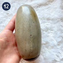 Charger l&#39;image dans la galerie, Shiva Lingam - Gros modèles et pierres roulées