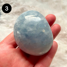 Charger l&#39;image dans la galerie, Calcite bleue - Galets