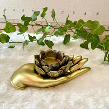 Charger l&#39;image dans la galerie, Bougeoir main fleur de lotus - Décoration