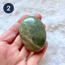 Charger l&#39;image dans la galerie, Quartz vert - Galets