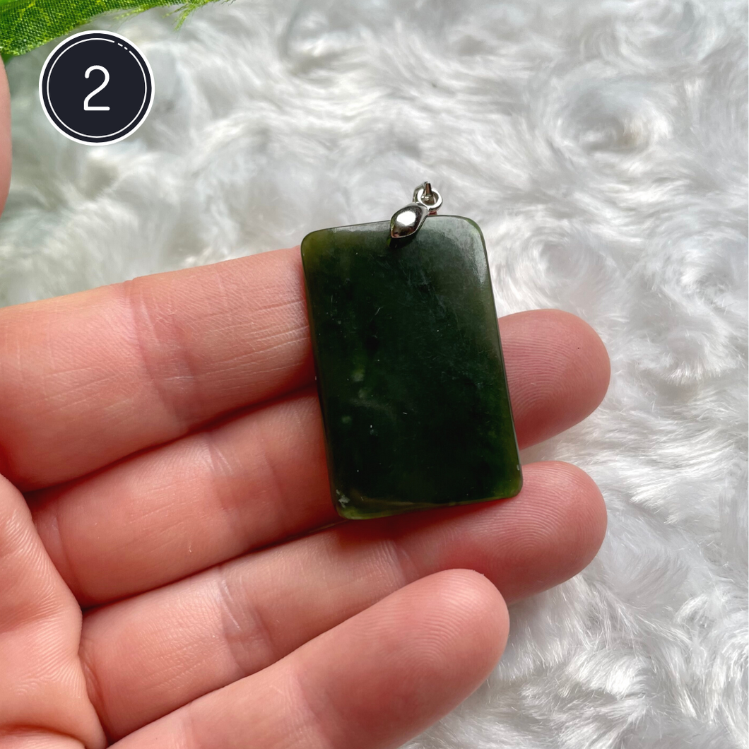 Jade néphrite - Pendentifs